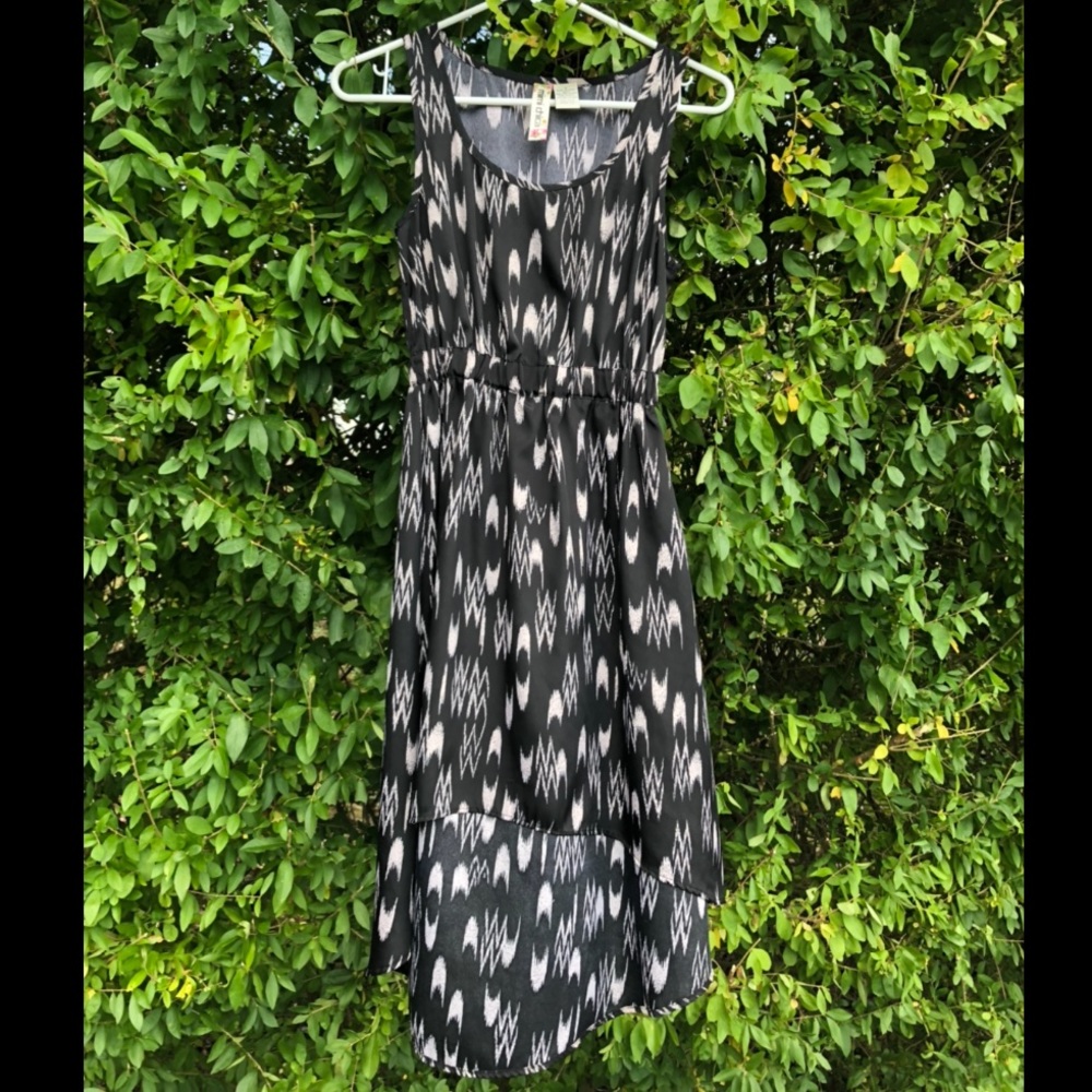 High-Low Sleeveless Dress Size Small